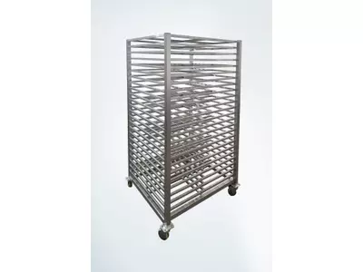 Shelves on wheels made of aluminum profiles.