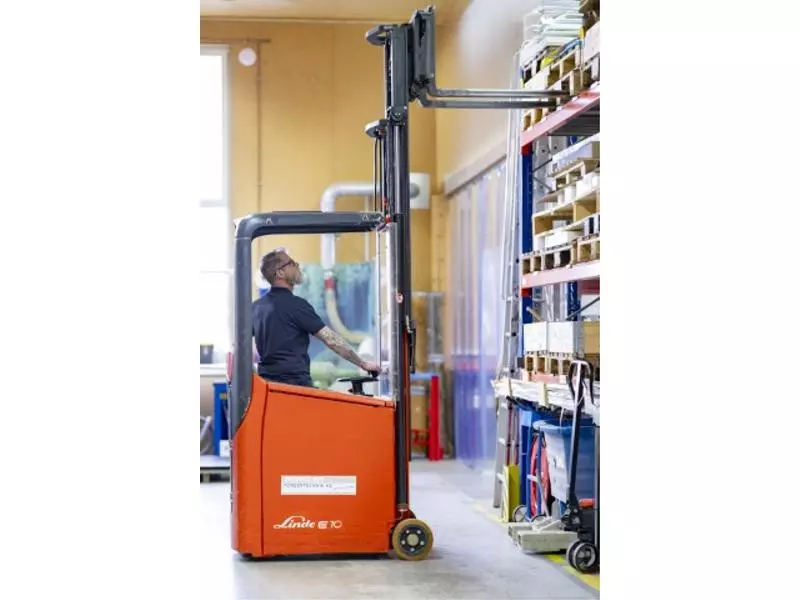 BE-0056 (Telefon).webp