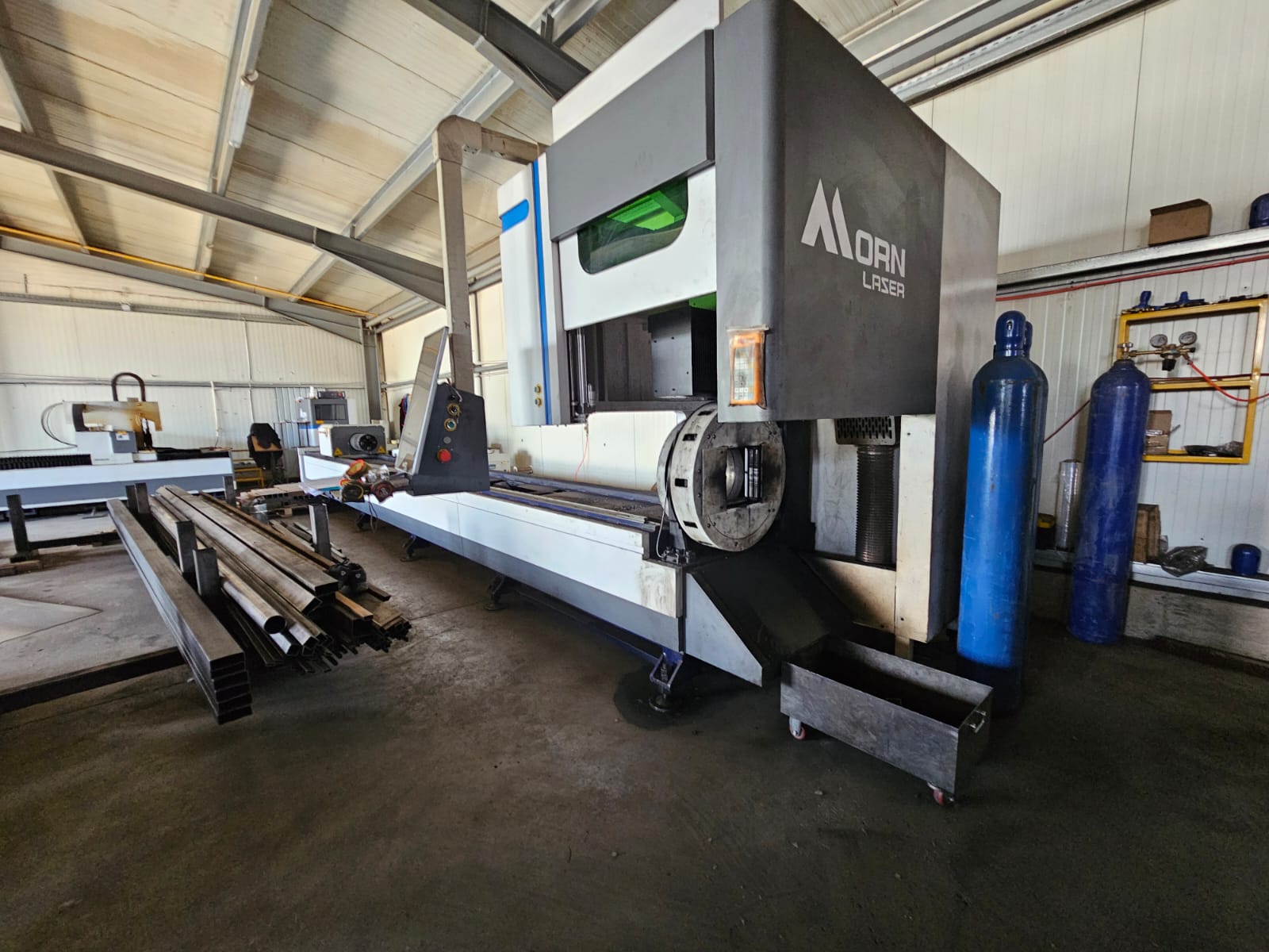 Pipe laser cutting