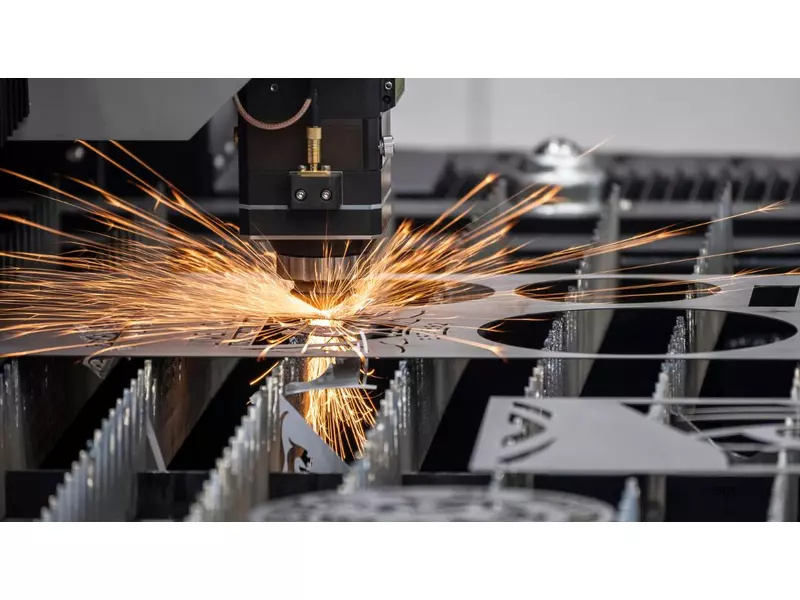 Fiber laser cutting.webp