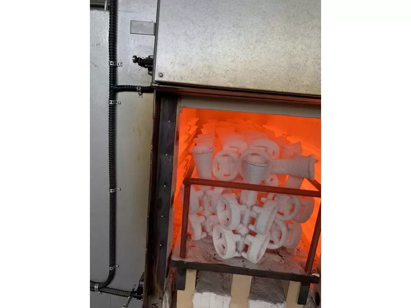 Ceramic shell sintering to 1000°C  .webp