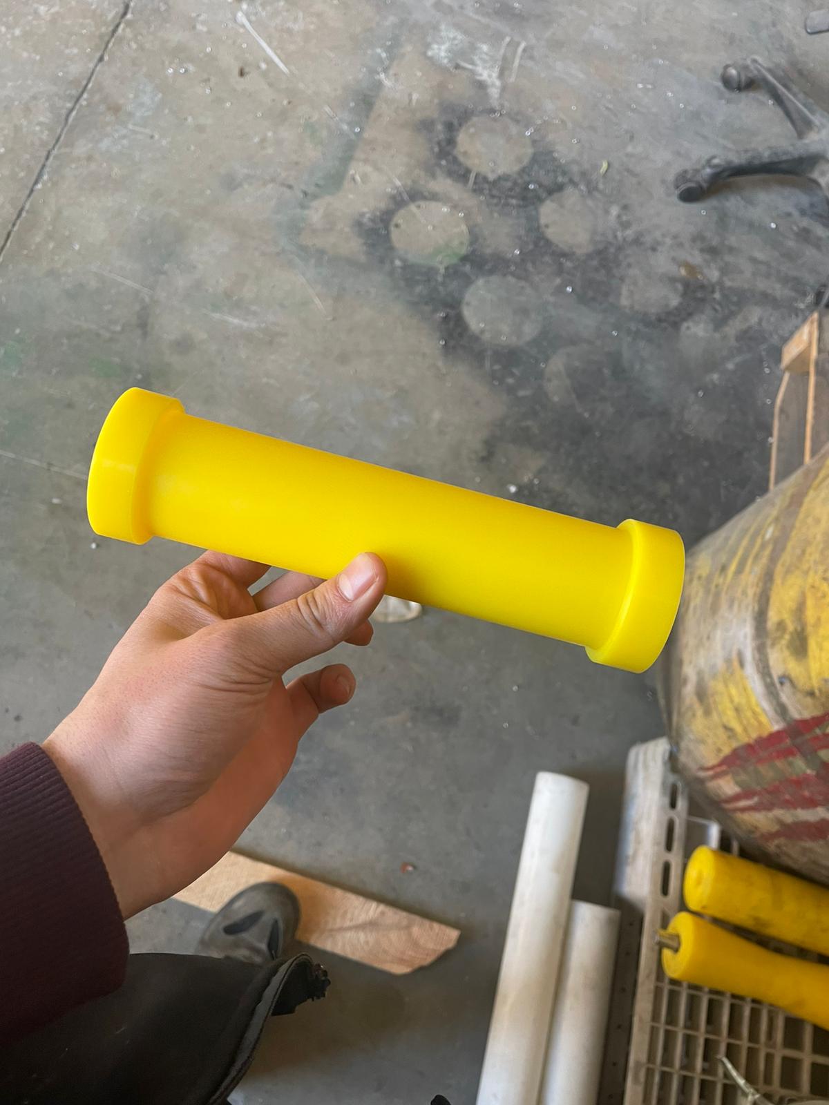 Plastic guide roller