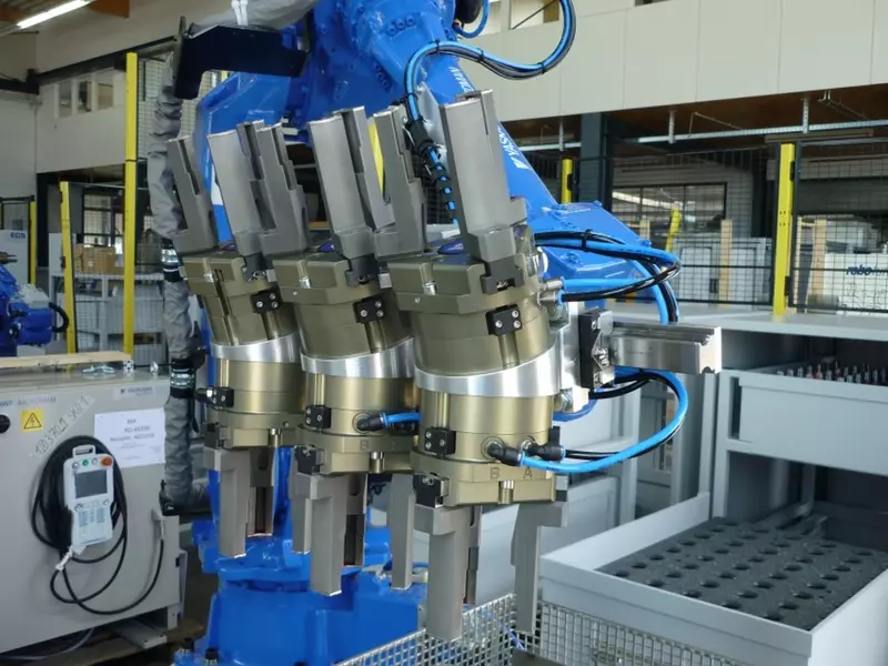 Greifer Roboter Räummaschine.webp