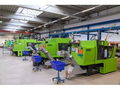 über 50 Spritzgussmaschinen.jpg