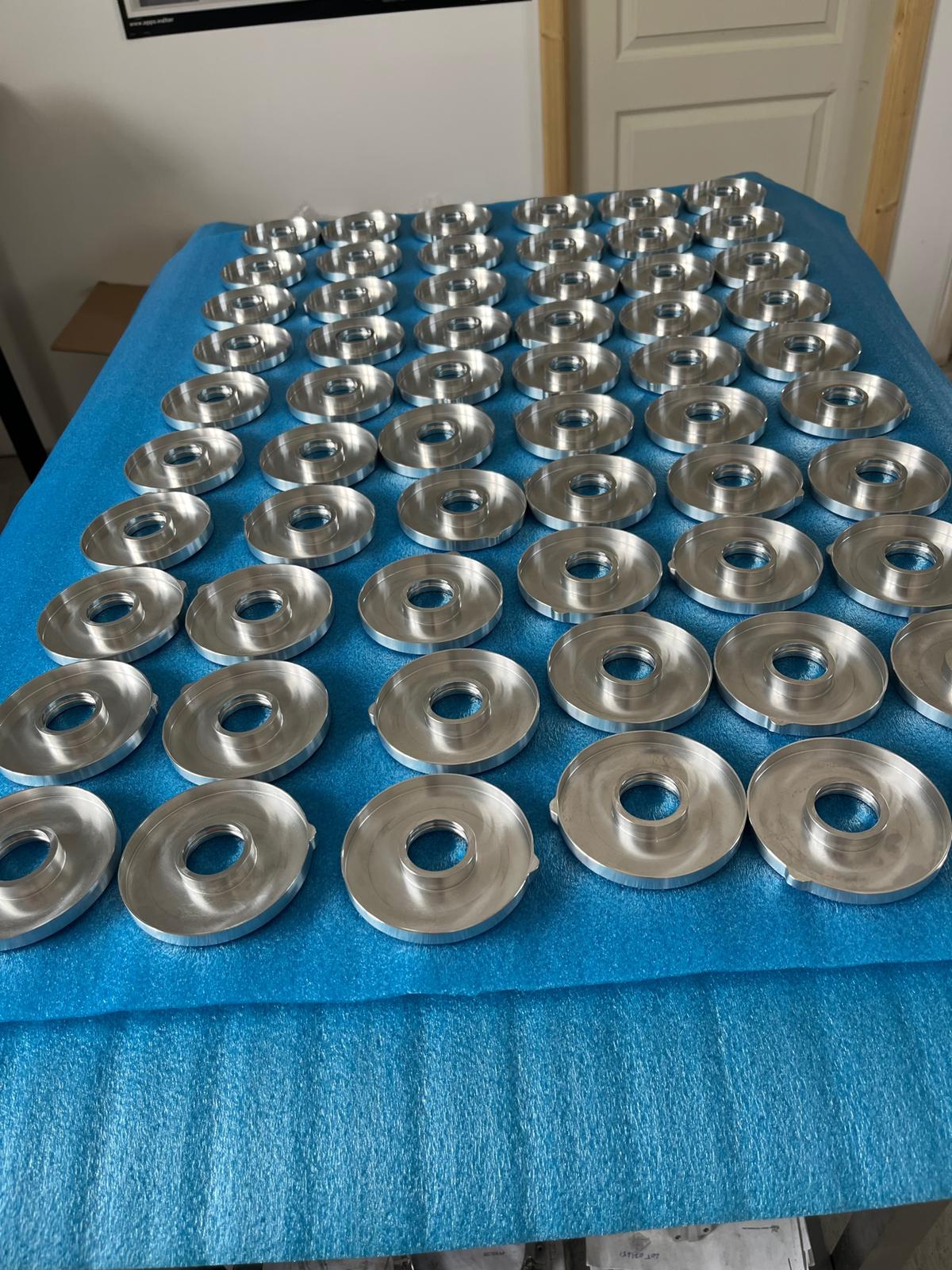 Oil filter caps